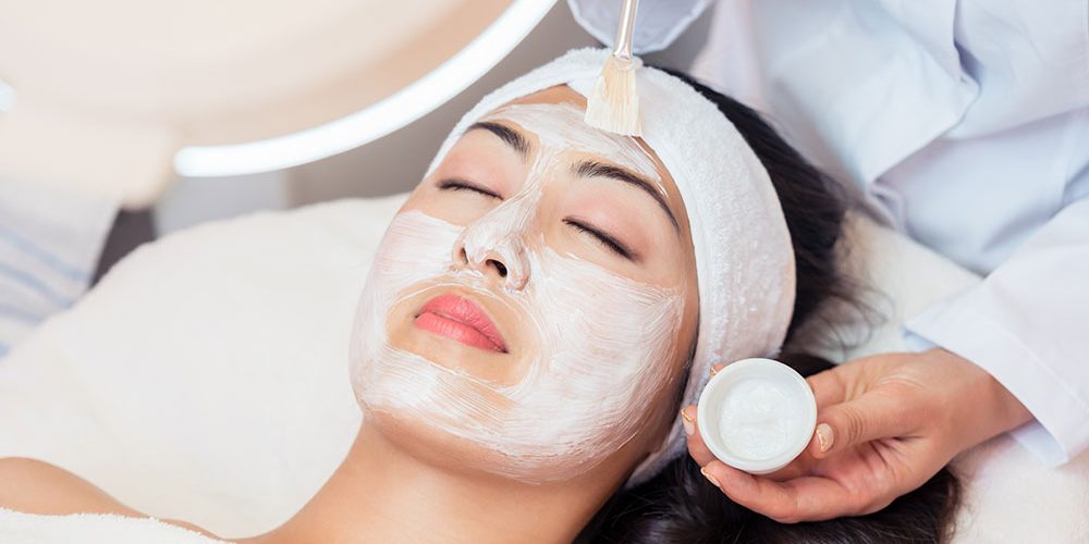 فواید خدمات مربوط به فیشیال و پاکسازی پوست چیست؟