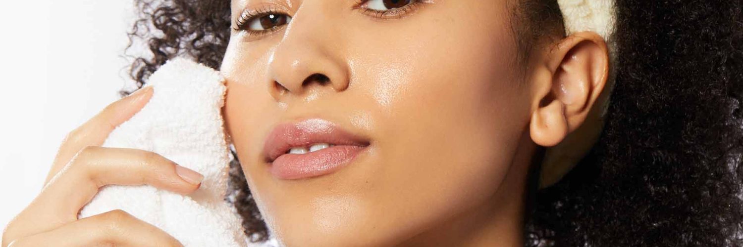 پاکسازی پوست صورت با دستگاه یا ماسک