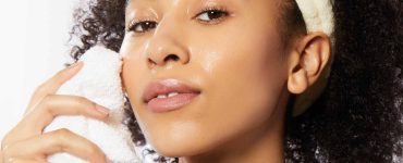 پاکسازی پوست صورت با دستگاه یا ماسک